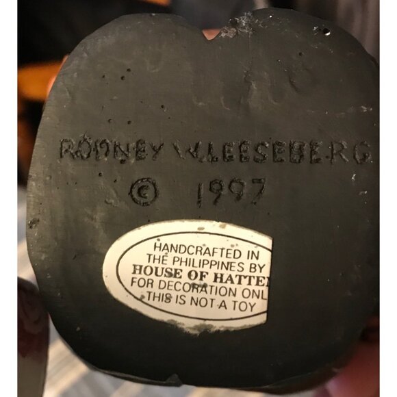 House Of Hatten Santa Figurine With Dreamcatcher & Bird  Handcrafted 1997 - Picture 5 of 6